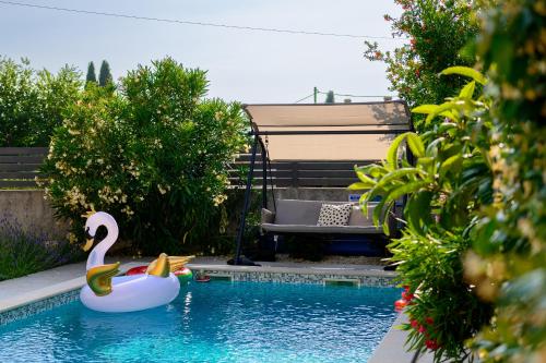 VILLA LATINI - Ideal for a family vacation. Heated pool. Local breakfast optional available