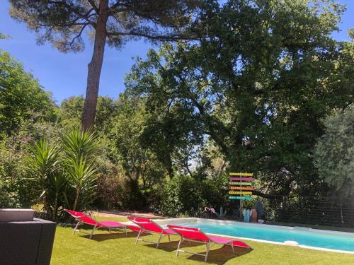 Maison Aubagne Piscine partagée en Marseille Cassis Laciotat - Location saisonnière - Aubagne