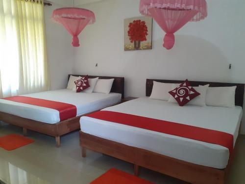 Triple Room with Private Bathroom image 4