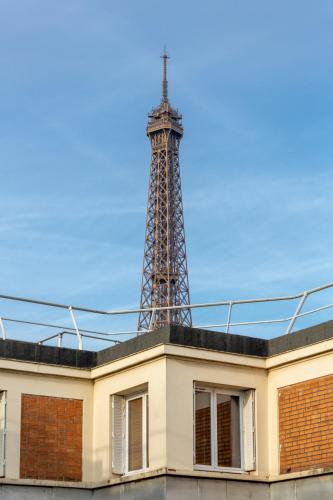 The Carla Suite Eiffel Tower View - image 11