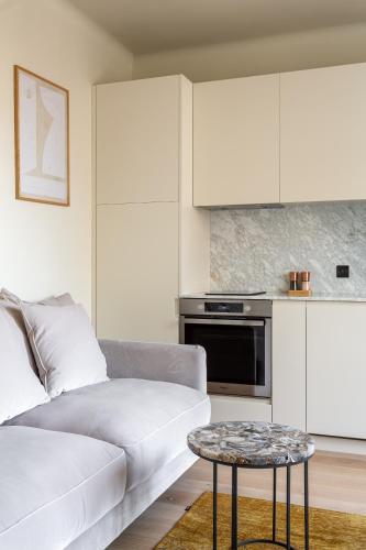 The Carla Suite Eiffel Tower View - image 4