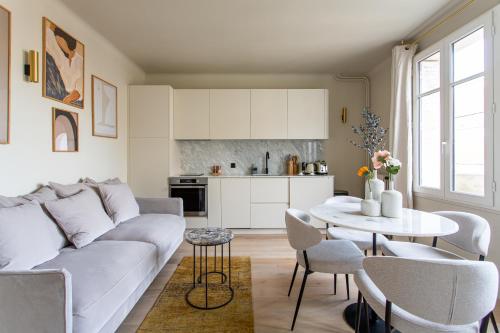 The Carla Suite Eiffel Tower View - image 6