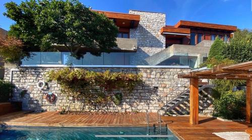 La Villa with heated pool and amaizing view