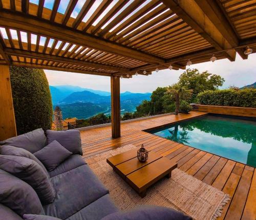 La Villa with heated pool and amaizing view