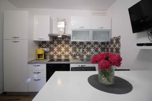 Apartment image 10