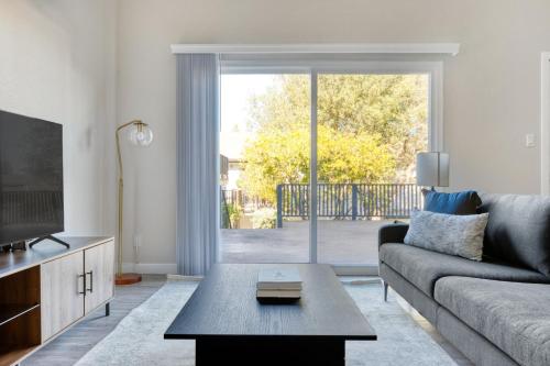 Redondo Beach 3BR w WD Courtyard nr PCH LAX-661 in Redondo Beach, Vereinigte Staaten von Amerika