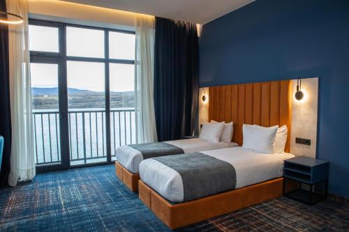 Standard Twin Room with Sea View