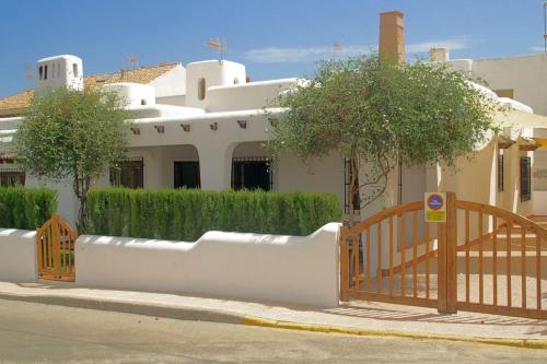 Casa mediterránea junto a la playa