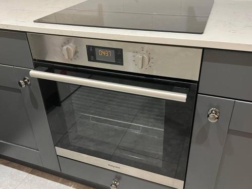 Modern and Spacious 2 Bedroom Flat near Shoreditch - image 7