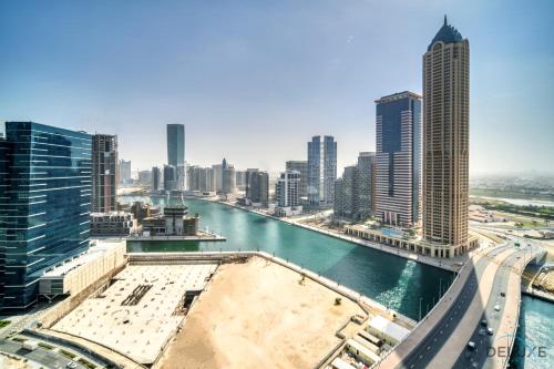 Canal Views! Promotional Rate on Lovely 1BR by Deluxe Holiday Homes, Dubaj (zdjęcie 6)