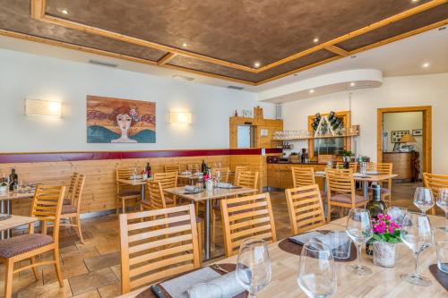 Restorāns, Hotel Martinelli in Ronzo Chienis