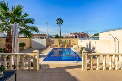 House with private pool - image 2