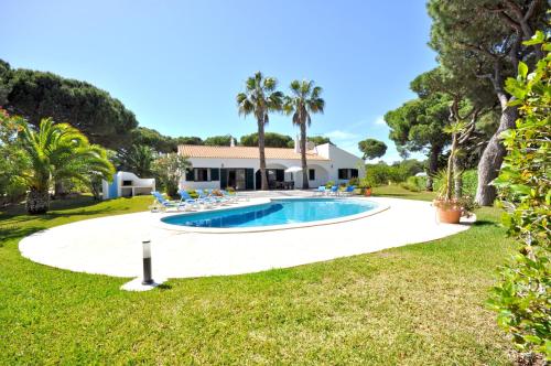 Close to amenities free air conditioning and wi-fi - main image