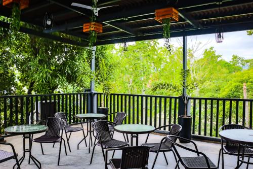 Balcony/terrace, ONYX B&B Bed and Breakfast in San Carlos (Negros Occidental)