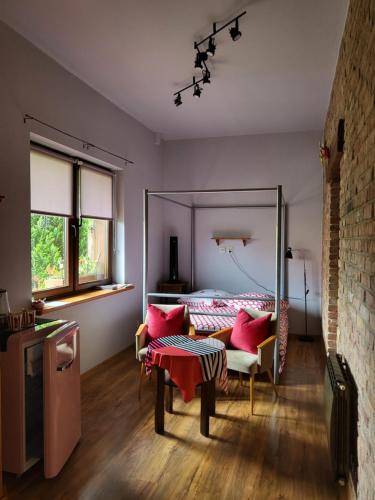 ฝักบัว, DOM GOSCINNY PTASZARNIA - NATURA-Free PARKING in การ์ซิบูร์