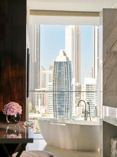 The Lana - Dorchester Collection - image 10