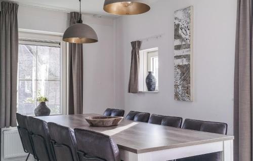 virtuve, Amazing Home In Den Ham With Sauna in Twenterand