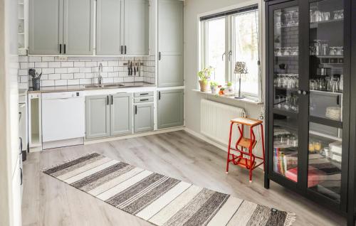 Kitchen, 2 Bedroom Stunning Home In Garsnas in Skraddarod