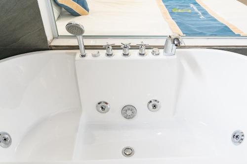 Comoditats, Khe Sanh Luxury Hotel in Khe Sanh