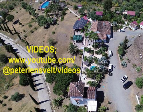 Tiny house 12m2 in holiday park with 55 m2 pool, Tolox (Foto 7)