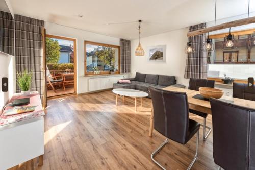 Apartment with Mountain View