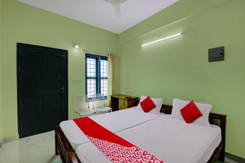 OYO Prasanth Holiday Inn