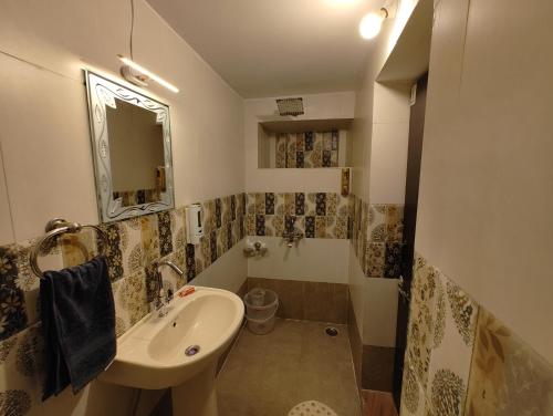 Double Room with Private Bathroom image 3