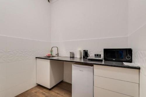 Sentral Superior Apartment - image 2