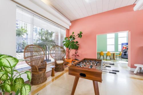Tropics Hotel Miami Beach - 로비