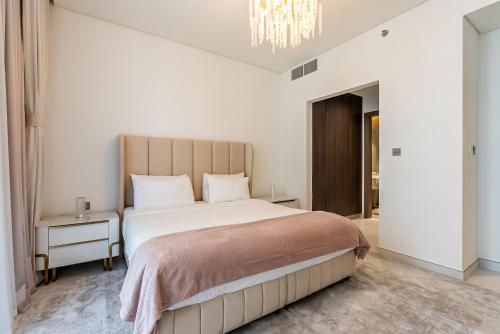 District One I MBR I Spacious and Cozy - image 4