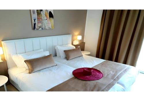 2 twin beds