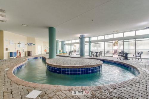 City View Unit in the heart of Myrtle - 수영장