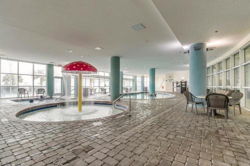 City View Unit in the heart of Myrtle - 수영장