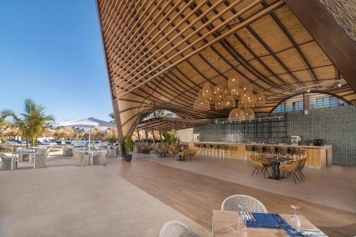 Bar/Lounge, Serenade All Suites - Adults Only Resort in Punta Cana