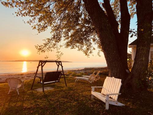 Spinneys Guesthouse & Beach Cottages