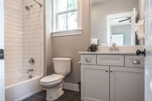 The Flat Coat Cottage Downtown SP in Southern Pines, USA
