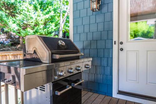 The Flat Coat Cottage Downtown SP