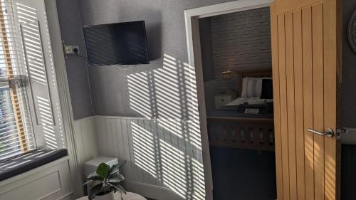 Croyland Guest House - image 4