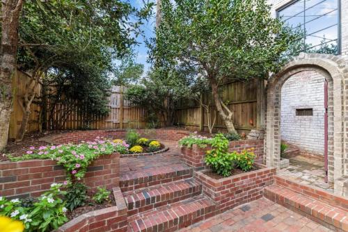 Slice of Seclusion in Downtown Southern Pines