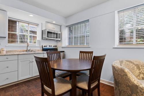 Slice of Seclusion in Downtown Southern Pines in Southern Pines, USA