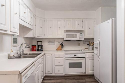 Spacious Pinehurst Retreat - Sleeps 10 in Pinehurst, USA