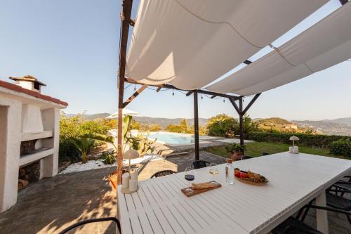  Near Cinque Terre - Mountain Farmhouse with Pool in Tivegna