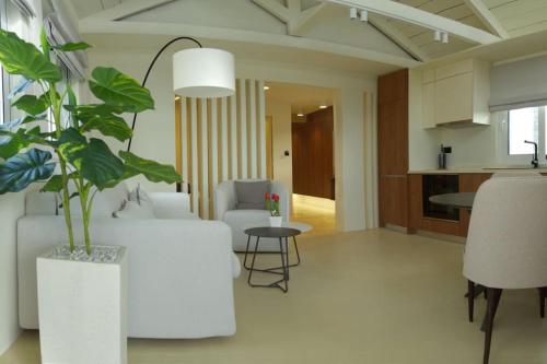 Luxury Penthouse w/ sea view, Atény