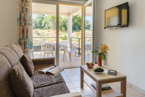 2 bedrooms, 4 beds