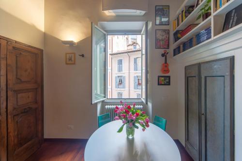Saint Louis Penthouse, cozy little apartment next to Pantheon, Rome (photo 9)