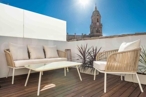 Penthouse with terrace and Cathedral views by REMS, Malaga