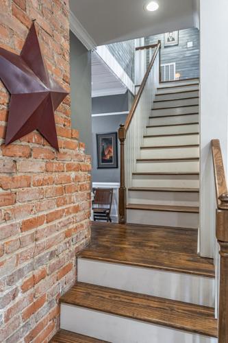 Charming Retreat- Downtown Carthage in 迦費 (NC)