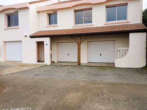 Maison avec jardin à 3 minutes de la plage - Location saisonnière - Saint-Michel-Chef-Chef