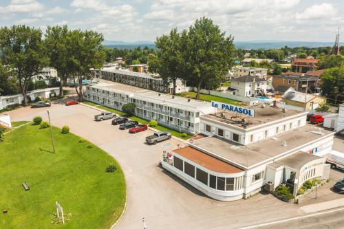 Auberge le Parasol - Accommodation - Saguenay