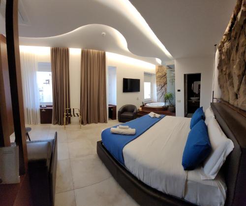 Palazzo Ferrucci Luxury Suites 4